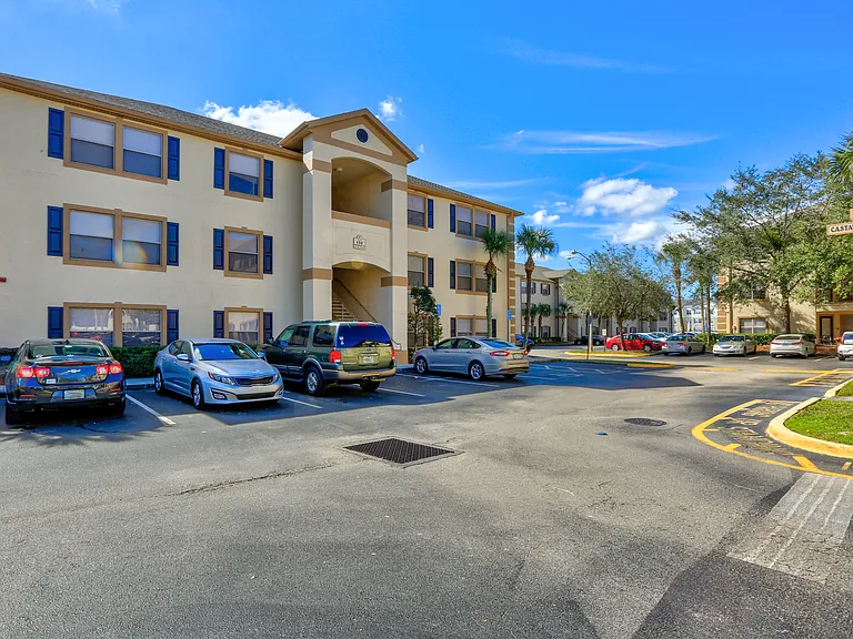 Riverwind at Alafaya Trail — Photo 9