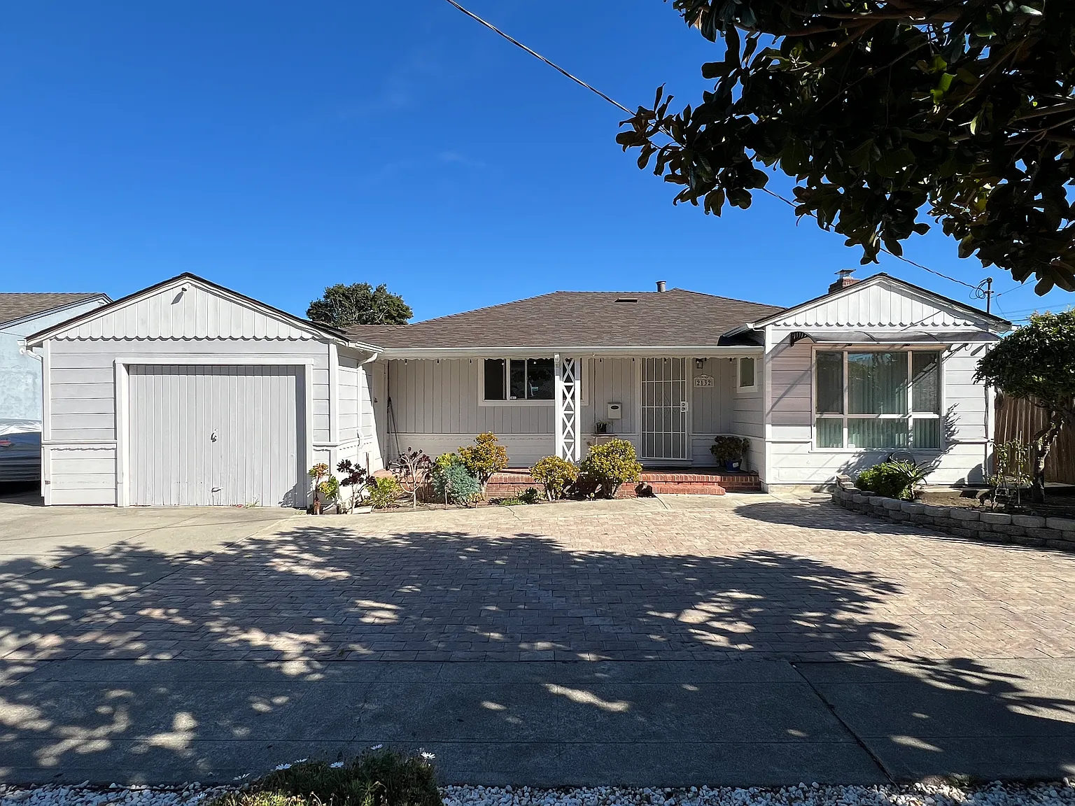 2132 Trombas Ave photo 1