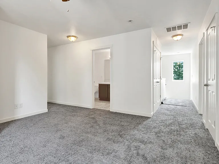 118 202nd Pl SW — Photo 24