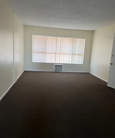 Del Rosa Palms Apartments — Photo 17