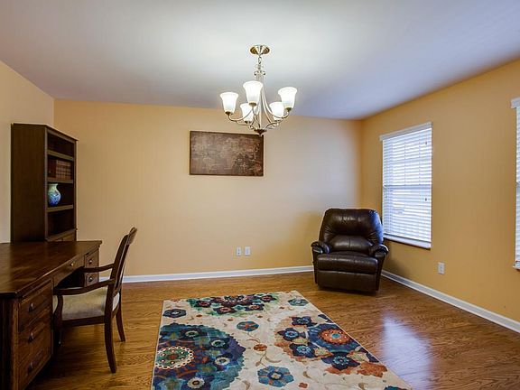 5th image of 4006 Colby Ln