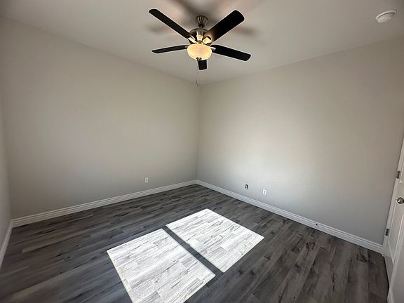5th image of 2743 Chambers Ave
