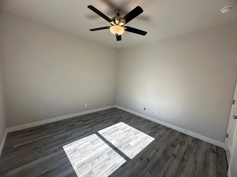 2743 Chambers Ave — Photo 5