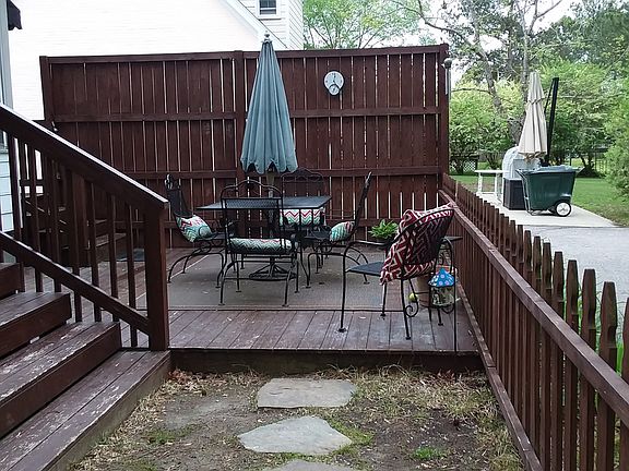 3rd image of 4016 Carybrook Ct