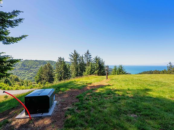 4th image of 20934 Bridgeview Dr
