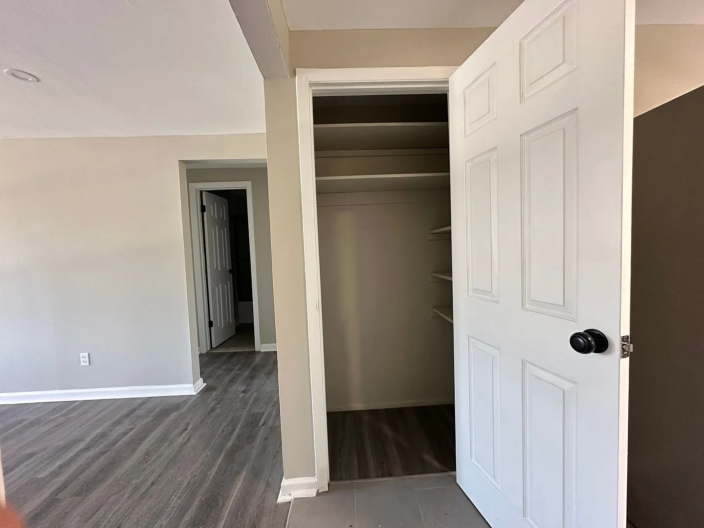 East Main Apartments — Photo 4