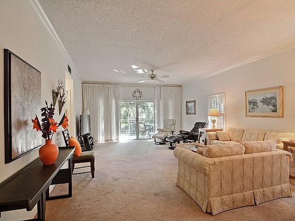 3rd image of 107 Park Shores Cir Unit 28