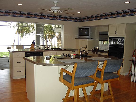 5th image of 417 Oak Hammock Ln