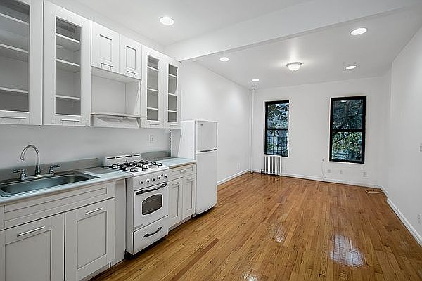 1st image of 436 W 49th St APT 3RW