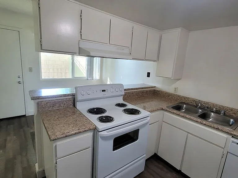 4949 N Gearhart Ave — Photo 15