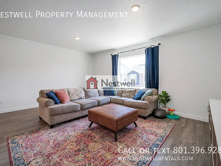 1096 E Yard Row — Photo 7