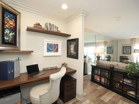 5th image of 2200 Victory Pkwy Unit 2505