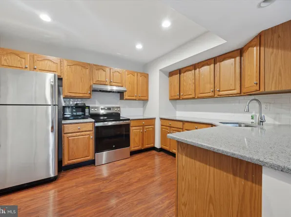 189 Bishops Dr, Aston, PA 19014