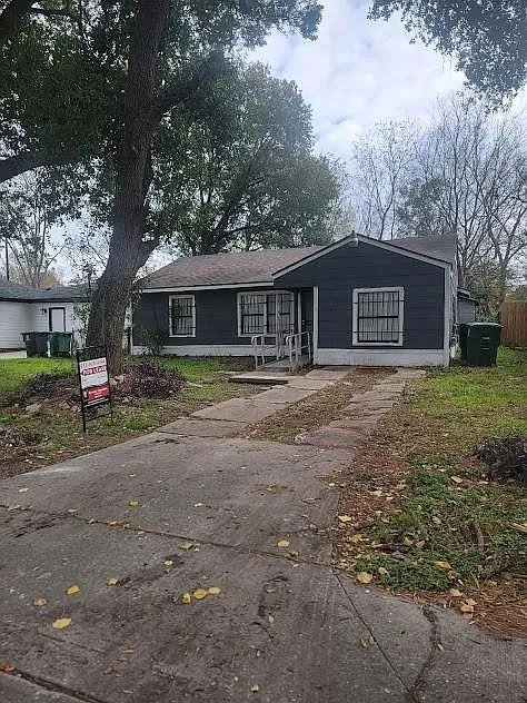 5318 Chennault Rd