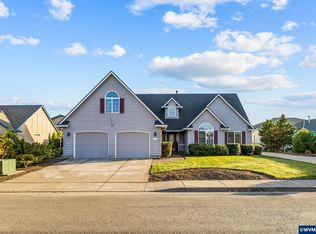 731 Aeronca St, Independence, OR 97351