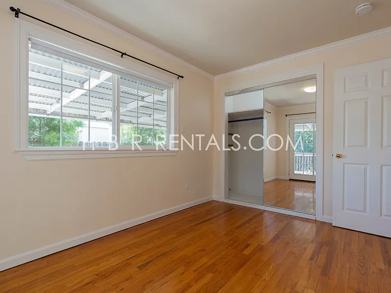 1650 Bessie Ave — Photo 12