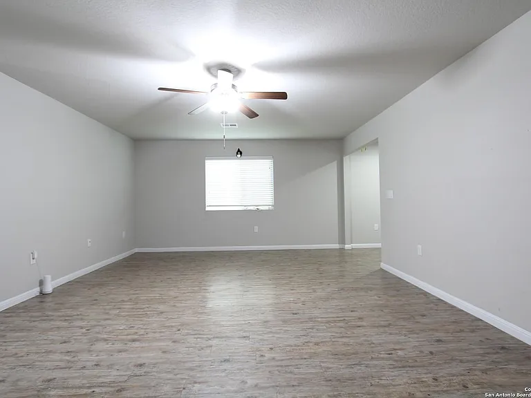 10431 Legacy Hl — Photo 4