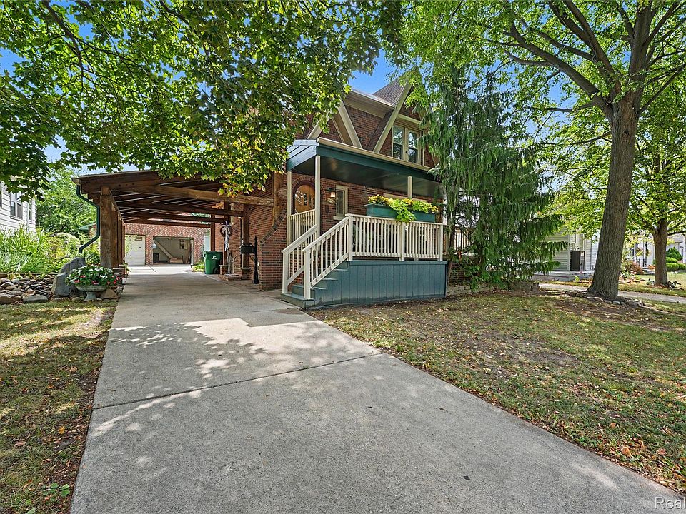 1st image of 22454 Virginia Ave