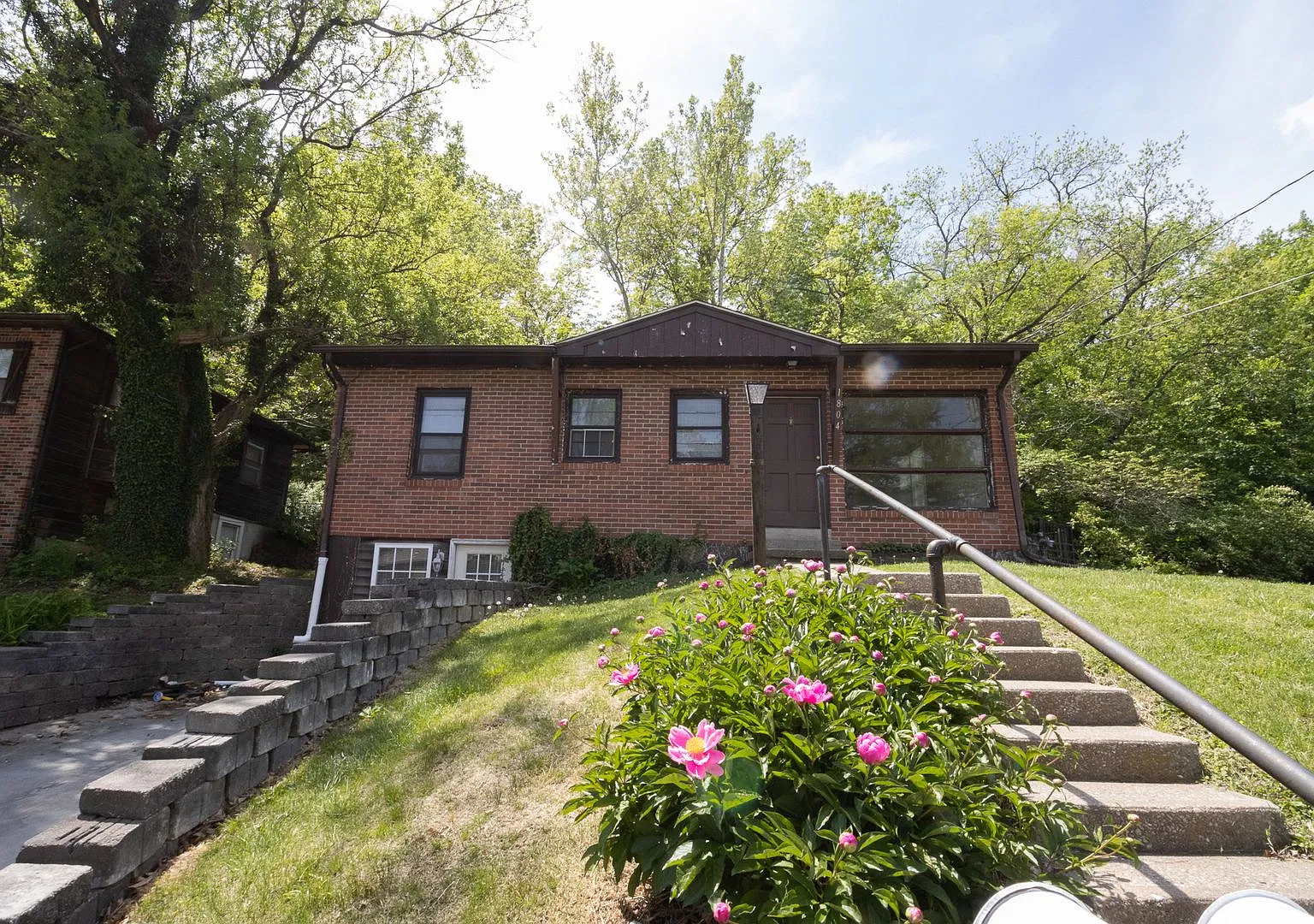 1804 Sunrise Dr. — Photo 1