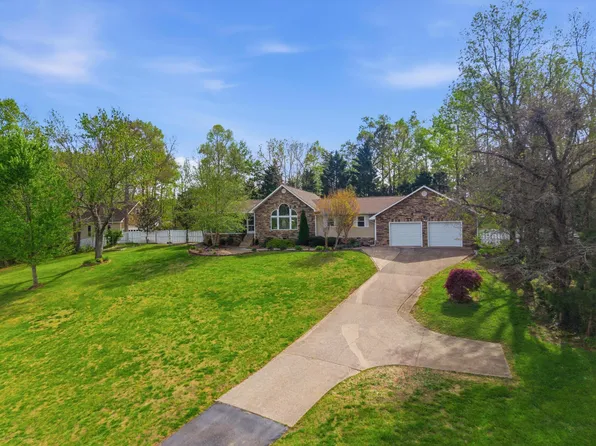 11102 London Ln, Apison, TN 37302