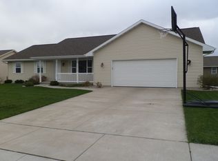 770 Killarny Trl, De Pere, WI 54115