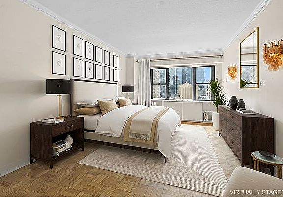 4th image of 20 W 64th St APT 36U