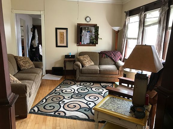 13' x 15' Living room