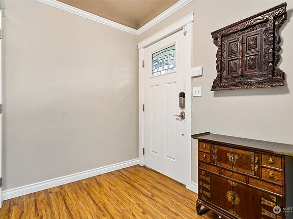 4th image of 9715 Patterson Street S