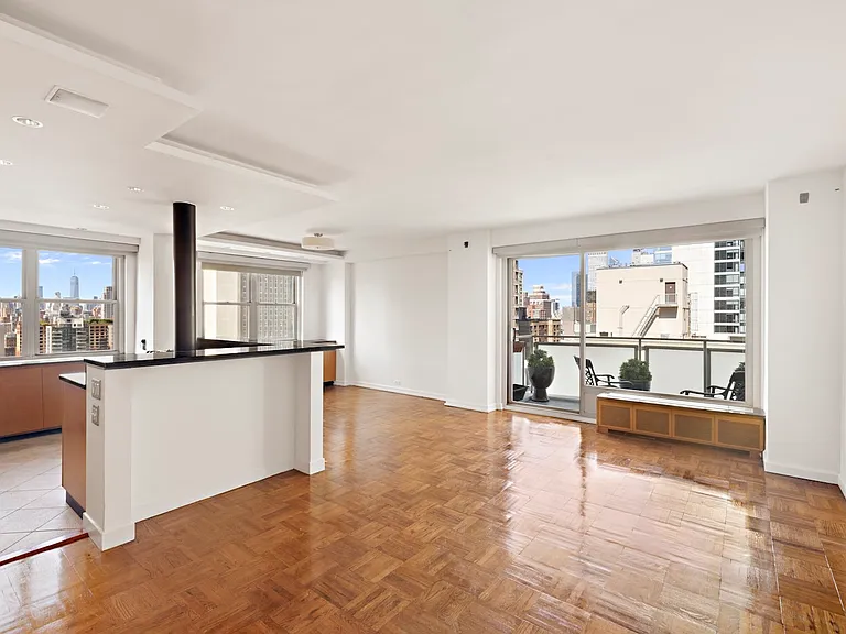 300 E 40th St #27R — Photo 1