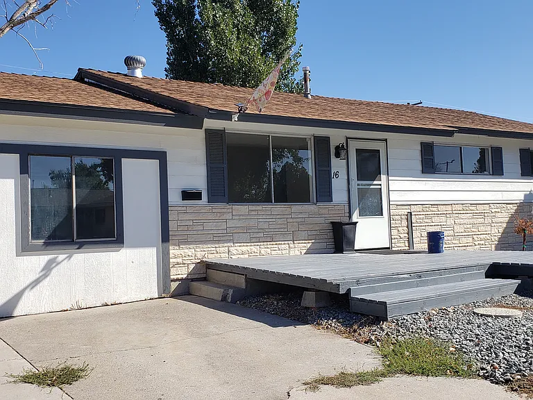 16 E Devere Way — Photo 1
