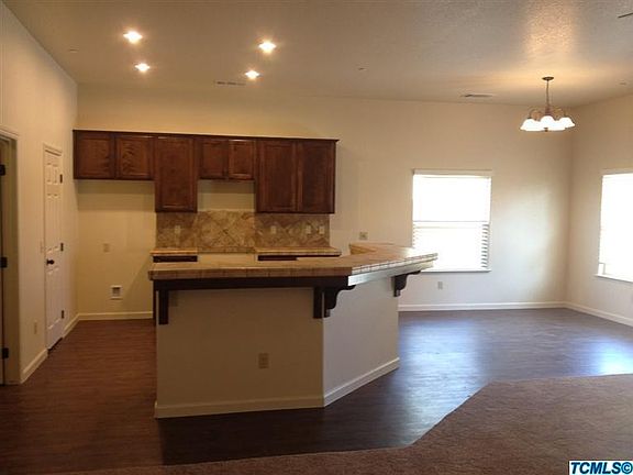 5th image of 1010 E Margalo Ct