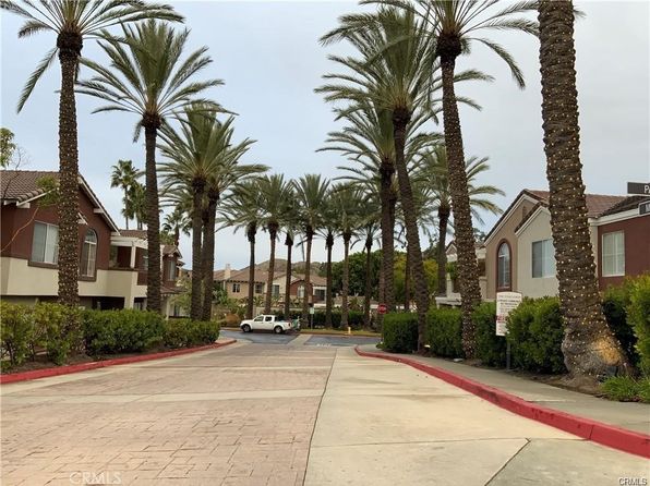 8 Santa Barbara Ct