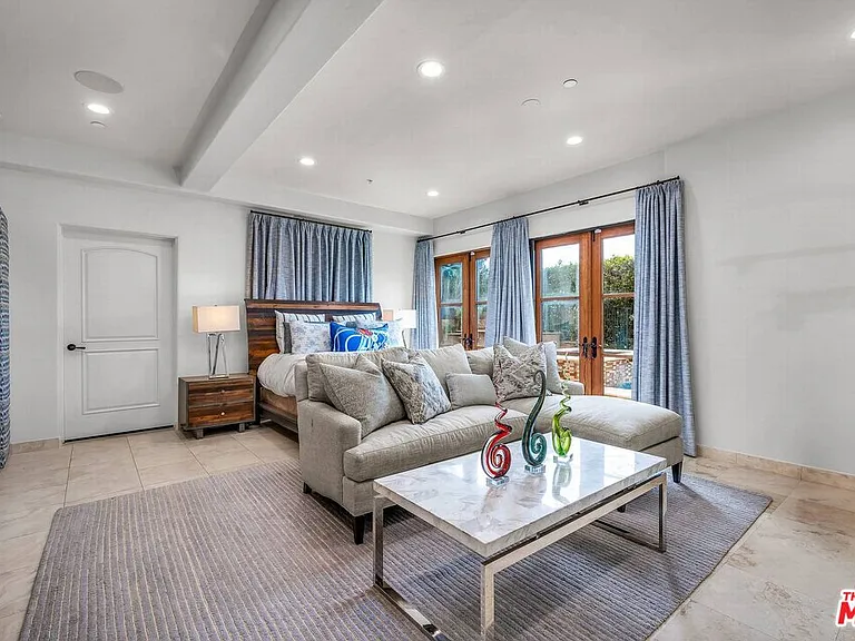 3110 Benedict Canyon Dr — Photo 51