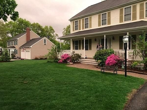 1st image of 19 Wisteria Dr