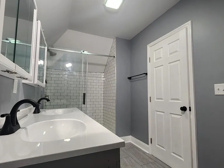 1256 Eastwood Ave — Photo 3