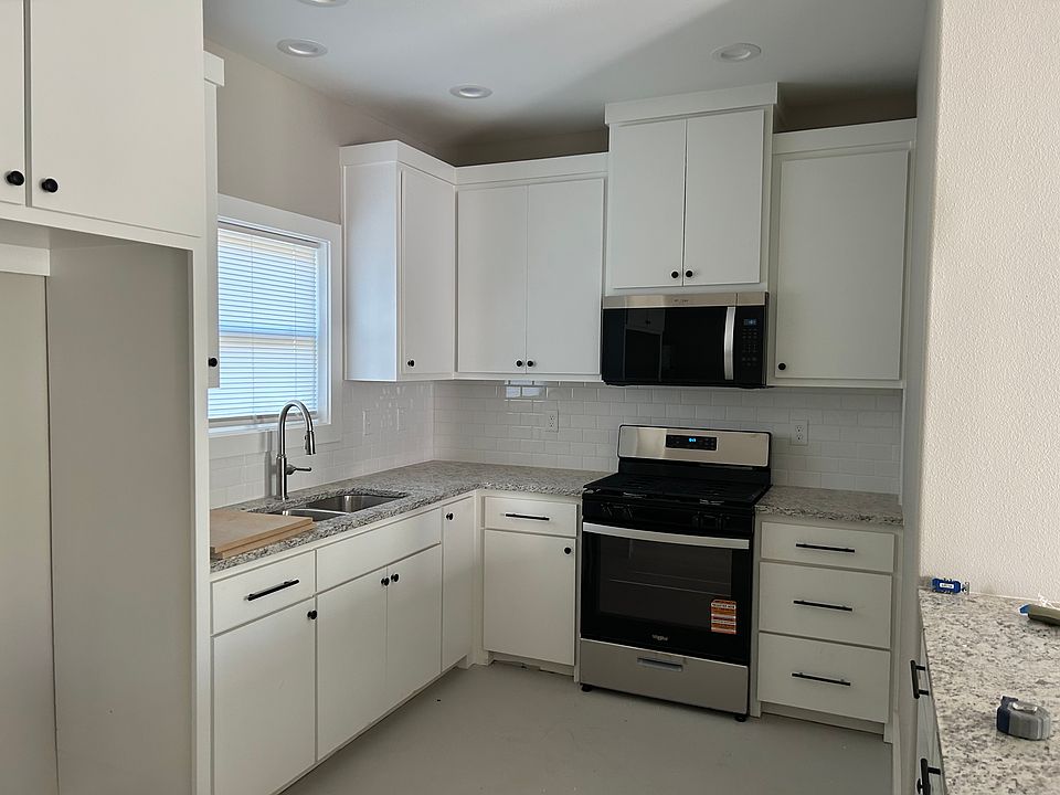 2nd image of 702 Davis Ave