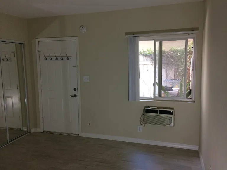 13755 Ventura Blvd #3 — Photo 9