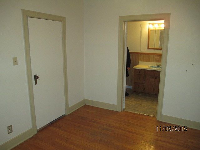 2nd image of 121 E Aluminum St