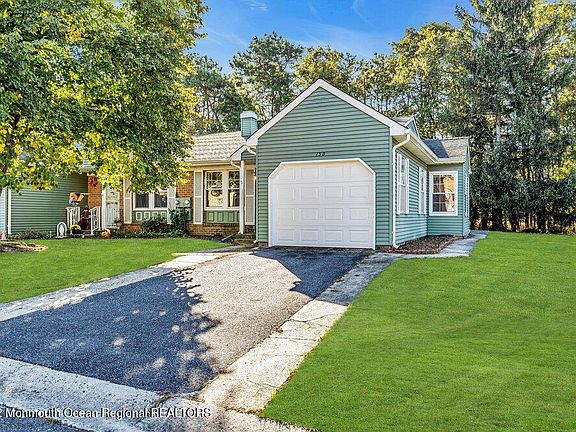 4th image of 13B Birchwood Dr