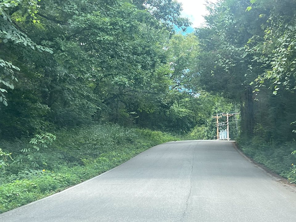 2nd image of 1611 Hooten Town Rd