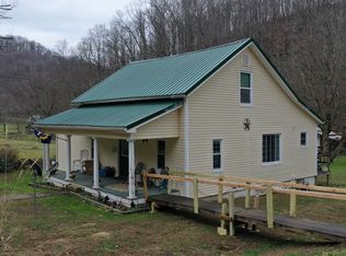 1606 Tariff Rd, Left Hand, WV 25251