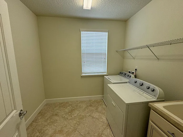 12119 Uleta Ln — Photo 44