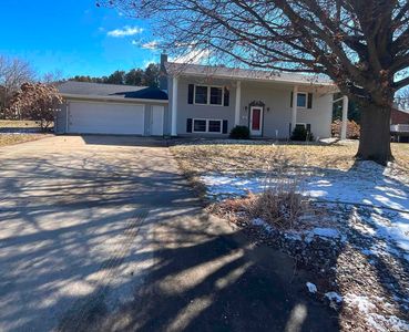 422 S 5th Ave, New Hampton, IA, 50659