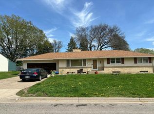 136 20th Ave N, South Saint Paul, MN 55075