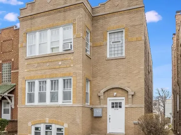 2230 Ridgeland Ave, Berwyn, IL 60402