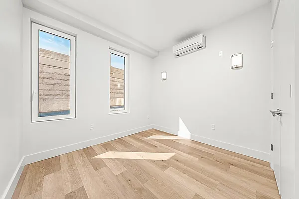 Bedroom, photo 3
