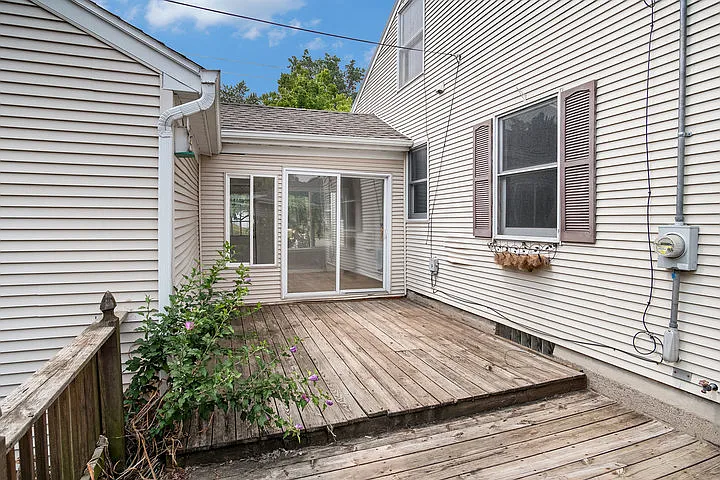 130 Plymouth Ave NE — Photo 10