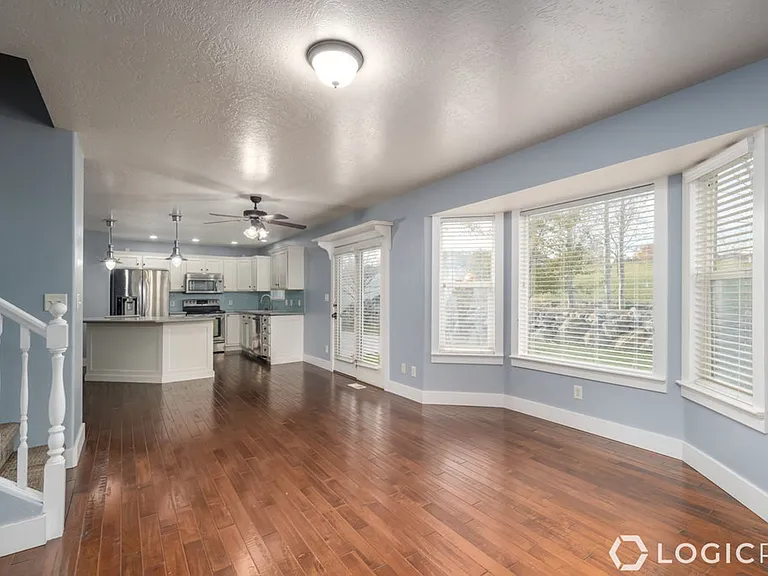 376 W Concord Pl — Photo 8