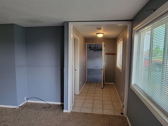 5th image of 302 E Poplar St