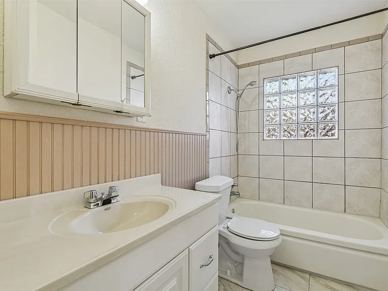 6341 Sudbury Dr — Photo 10